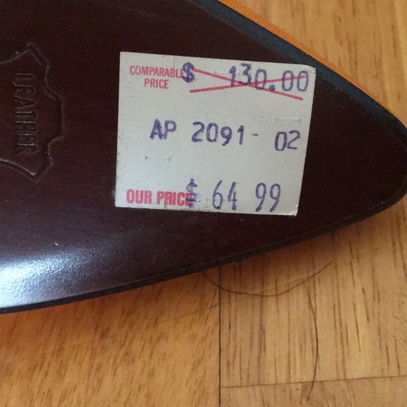 Never worn Stuart heels. - Picture 4 of 4